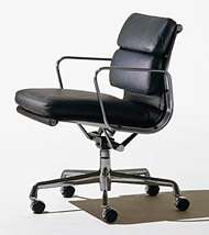 Eames Softpad Managment Chair